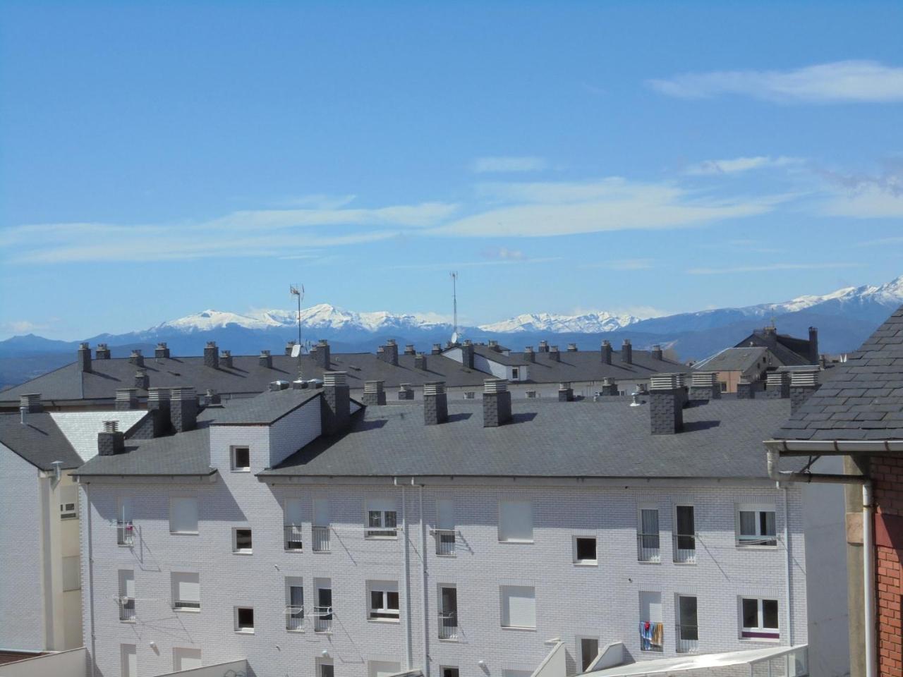 פונפרדה Jaen Apartment מראה חיצוני תמונה